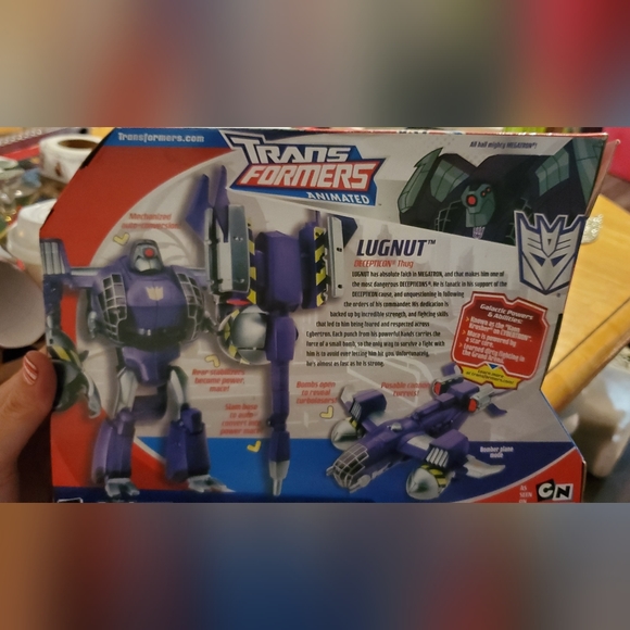 (Make offer) Lugnut transformer action figure - Picture 4 of 8